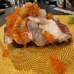 串カツ×串天×海鮮×日本酒 わらいや - うにといくらの海鮮のっけ寿司