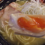 鶏そば きび - 2013/11 味玉は、半熟