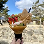 宮島うまいもの館 - クッキーソフトクリーム