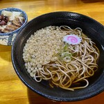 そば処 とんぼ - 茹でが足りないなぁ