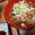 居酒屋樽八 - 鶏の煮物が到着