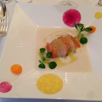 リストランテASO - 【前菜】サーモンと帆立のマリネ 根セロリのピューレと共に5点
                  