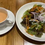 Oufuu Ryouri Shanthii - 赤パプリカのスープとサラダ