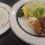 京橋モルチェ - 牡蠣フライ、ゴハン少なめ