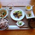 IGETAYA+ - ●IGETAYA定食（11/27までのおかず内容） 1,320円
            
            お店の名前を冠してあるので
            これを食べとかなきゃねえ、と思い注文することにした