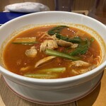 太陽のトマト麺withチーズ - 斜めからパシャリ。