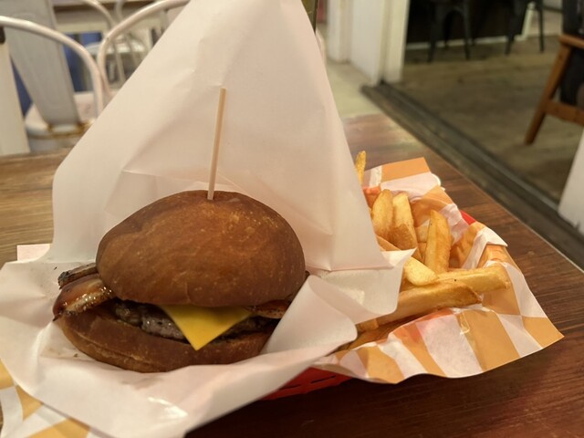 ハンバーガーショップ ジェッタバーガーマーケット （JETTA BURGER MARKET） - 北谷町