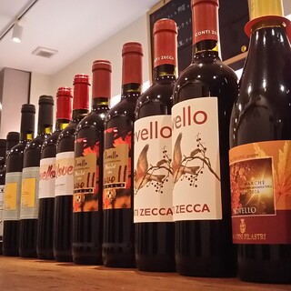 "Italian Cuisine wine specialty store" run by a store owner with experience in Italy