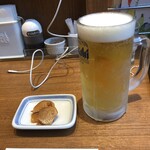 リンガーハット - スーパードライの生中（５５０円）とおしんこ。