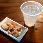 船橋競馬場 東西商会 - おつまみホルモン焼、レモンサワー