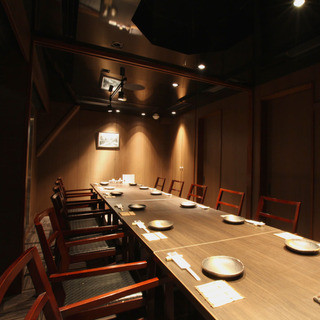 Have a party in a relaxing private room. You can also reserve a completely private room.