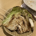 Kushiyaki Karaku - キャベツ串110円　でかい！