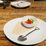 Cheese Tavern CASCINA - 本日のアミューズ、チーズとトマト