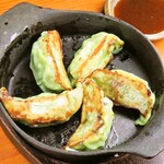 八丁畷の名物家 - わさび餃子