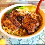台湾飯店 - 料理写真:排骨麺。旨い!!