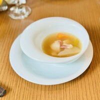 Bar Espanol YEBRA - 根菜とベーコンの生ハムスープ煮