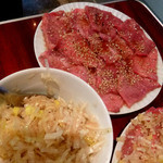ホルモン・焼肉 キムチ - ネギ塩牛タン（ネギ別盛り）