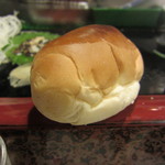 宝寿司分店 - 〆はロールパン！