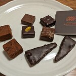 Chocolaterie&Bar ROND-POINT by Hirofumi Tanakamaru - 