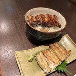 せいじ - うなぎの白焼と蒲焼丼。二セットで一人前。この日4000。蒲焼は肉質ふんわり関東風と皮目が関西風のパリッとでいいとこどり。