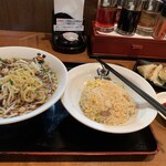 中華食堂一番館 - かけラーメン＋半炒飯＋4個餃子