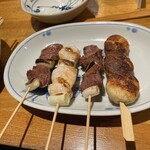 安兵衛 - 焼き鳥（豚タン、鳥、豚ハツ、鳥つくね）