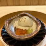 日本料理 かしづき - 焙じ茶のアイス　あんぽ柿　シャインマスカット　焙じ茶のクリーム