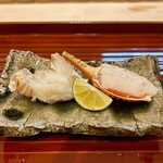 日本料理 かしづき - ずわい蟹　蟹爪と胴体の炭火焼き