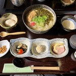 とうふ遊び 豆らく - 豆彩麺（とろ湯葉うどん）