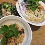 Rock’anDo - 牡蠣煮干ゆずみつば＋牡蠣炊き込みご飯＋生牡蠣