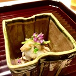 多仁本 - 先付けは白烏賊とお揚げ、水菜としめじ　