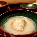 多仁本 - 白味噌仕立て　粟麩だったかな　沁み渡りますね