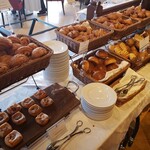 ギリガンズ アイランド - 人気のパンも「ブーランジェリーウィンザー」ホテルの別店で販売あり。