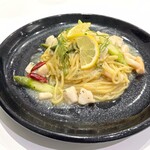 Le・Fruitier - 選べる本日のパスタ
            ホタテとアスパラのレモンペペロンチーノ