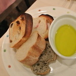 ダイニングキッチン プーハウス - Pooh House・自家製パン