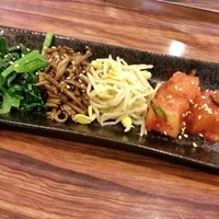 一頭買焼肉 玄 浅草本店 - 定食のナムル
