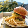 BOUQUET - 料理写真:アボカドチーズバーガー