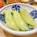 餃子ノ酒場マイケル - マイケルランチの漬物