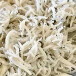 カネヒデ小林商店 - 雪のように白いしらす　もちろんこのままいただくのが最高ですがどう料理しても美味しいから2パック買っておいて良かった