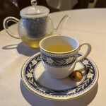 リストランテ リンコントロ - 食後のTEAはたっぷりポットサーヴィス！嬉しい♥️