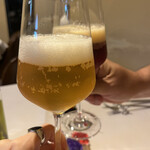 リストランテ リンコントロ - 相方さんは奈良のクラフトビール「あをによし」。レッドエールスタイルの芳醇でコクがあるタイプです。乾杯✩.*