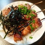 やきとん朱蔵 - ばら三色丼