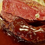 渡辺料理店 - 骨付きモモとロースがタワーにｗ