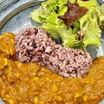 渡辺料理店 - トロトロでジューシーな仔羊肉がたっぷり　手間と時間をかけて作ってくれている絶品カレーです