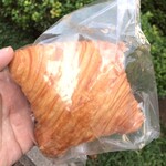 and - 塩生クロワッサン　激ウマ　バターの風味がすごい　生地がすごい