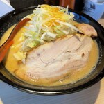 萬馬軒 - 味噌ラーメン890円　すごいコスパ