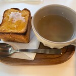HACHINOSU CAFE - デニッシュのはちみつとスープ