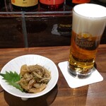 寿司と炉端焼 四季花まる - サッポロクラシック(600円) 松前漬け(396円)