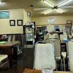 パーラーつるや - 店内