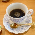 お料理ひろせ - 酸味が抑えられた美味しいコーヒーも、熱々で提供してくれます。